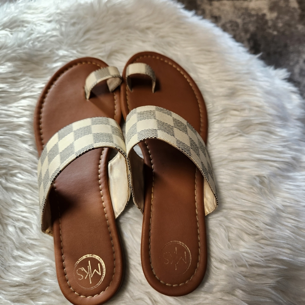 Checkerd sandals